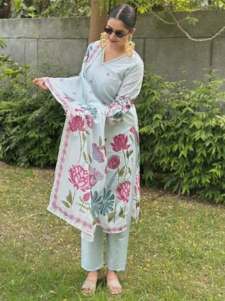 Digital Printed Neck Handwork Women Kurta Sets With Dupatta Straight Suits