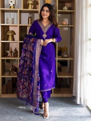 Elegant Silk Blend Kurta Set with Beaded Embroidered Design   Organza Dupatta