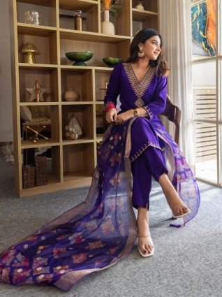 Elegant Silk Blend Kurta Set with Beaded Embroidered Design   Organza Dupatta