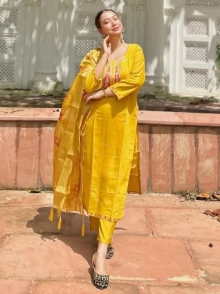 Elegant Silk Blend Kurta Set with Beaded Embroidered Design   Organza Dupatta