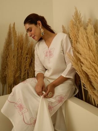 Embroidred Kurta Sets with Heavy thread Work Women Suits
