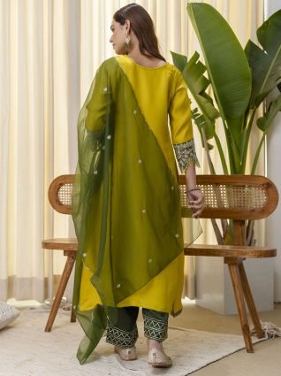 Embroidred Kurta Sets with Sequins Work Women Suits