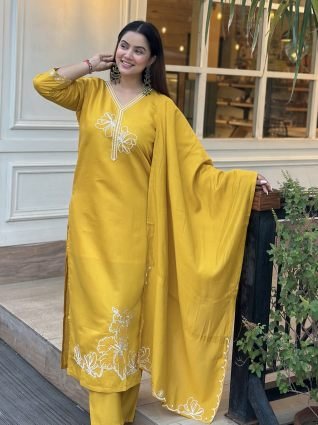 Kurta and Pant Dupatta Sets Silk Blend Fabrics with Embroidery