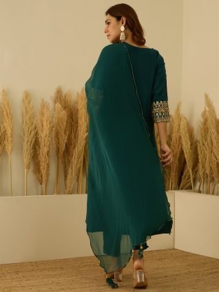 Kurta and Pant Dupatta Sets Silk Blend Fabrics with Embroidery