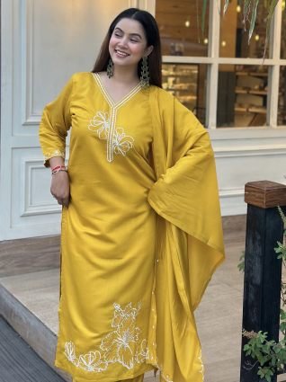 Kurta and Pant Dupatta Sets Silk Blend Fabrics with Embroidery