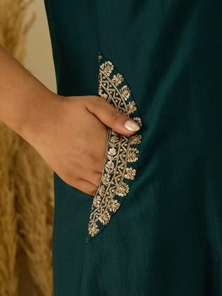 Kurta and Pant Dupatta Sets Silk Blend Fabrics with Embroidery