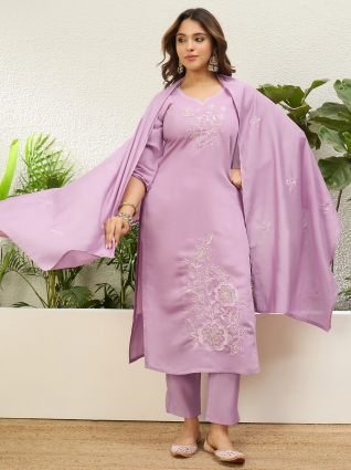 Lavender Women   s Traditional Kurta Pant Set with Dupatta
