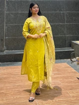 Parrot green Kurta and Pant Dupatta Set