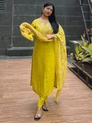 Parrot green Kurta and Pant Dupatta Set