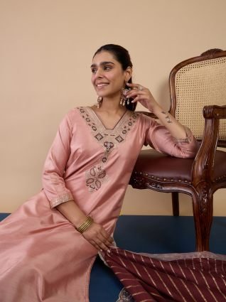 Peach Women s Designer Kurta Pant Set Premium Pattern Collection