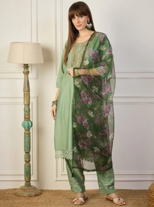 Pista Women Kurta and Pant Sets Viscose Rayon Fabric