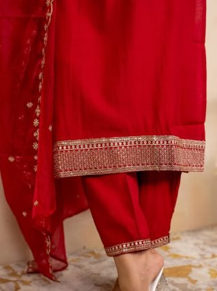 Red Embroidered Silk Blend Suit Set With Dupatta
