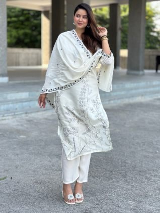 White Kurta and Pant Dupatta Sets Silk Blend Fabrics with Embroidery