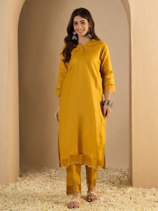 Women Cotton Blend Kurta Pant Set