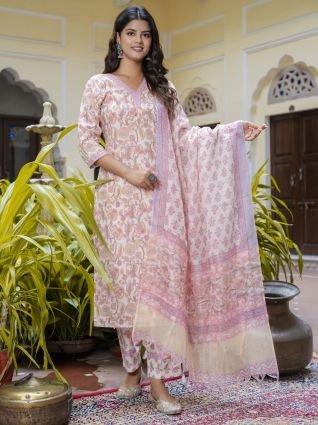 Women Cotton Blend Kurta Pant Dupatta Set 