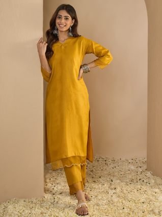 Women Cotton Blend Kurta Pant Set