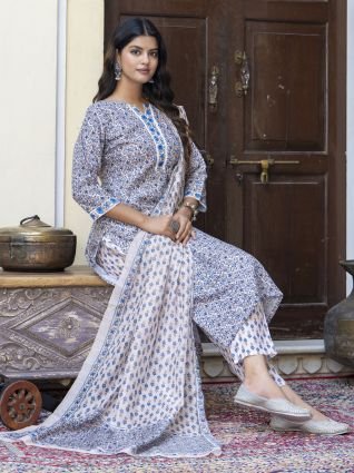Women Cotton Blend Kurta Pant Dupatta Set