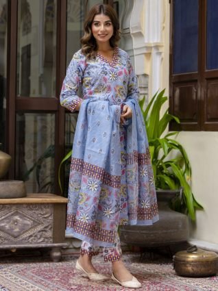 Women Cotton Blend Kurta Pant Dupatta Set