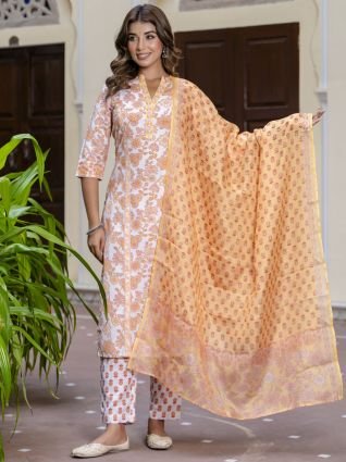 Women Cotton Blend Kurta Pant Dupatta Set