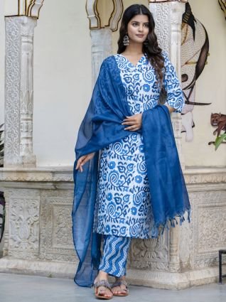 Women Cotton Blend Kurta Pant Dupatta Set