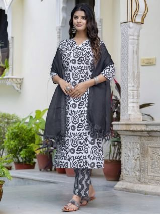 Women Cotton Blend Kurta Pant Dupatta Set