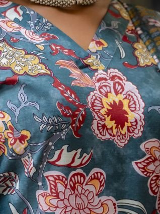 Women Cotton Blend Kurta Pant Dupatta Set