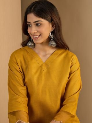 Women Cotton Blend Kurta Pant Set