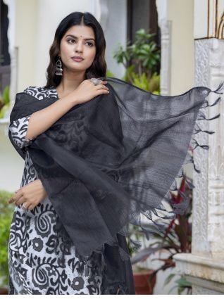 Women Cotton Blend Kurta Pant Dupatta Set