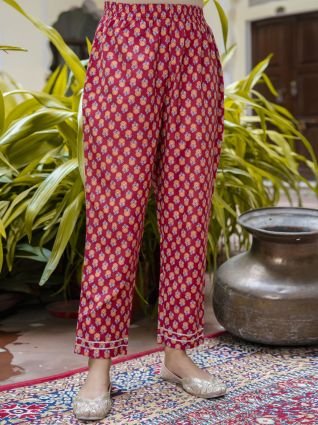 Women Cotton Blend Kurta Pant Dupatta Set