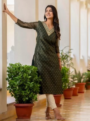 Women Embroidered Silk Blend Straight Kurta