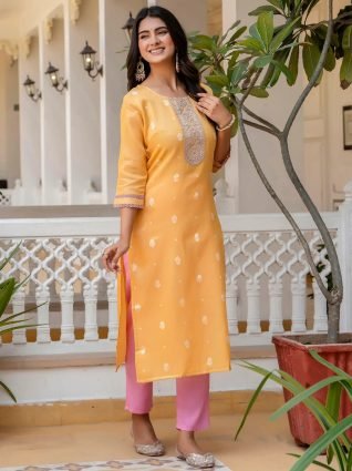 Women Embroidered Silk Blend Straight Kurta