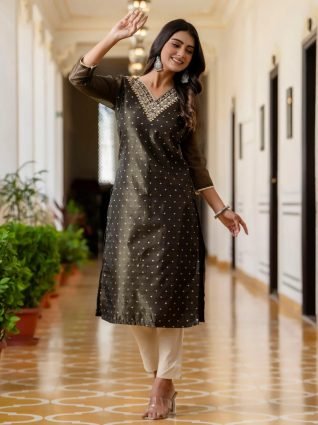 Women Embroidered Silk Blend Straight Kurta