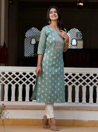Women Embroidered Silk Blend Straight Kurta