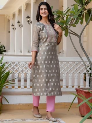 Women Embroidered Silk Blend Straight Kurta