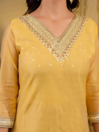 Women Embroidered Silk Blend Straight Kurta