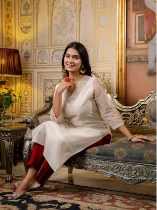 Women Embroidered Silk Blend Straight Kurta