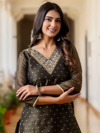 Women Embroidered Silk Blend Straight Kurta