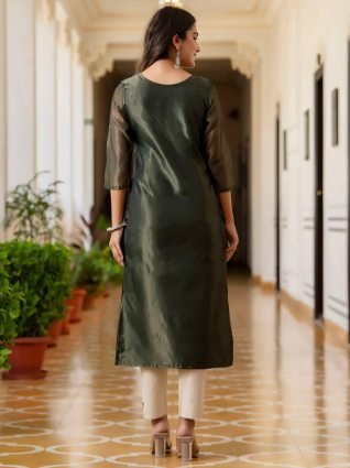 Women Embroidered Silk Blend Straight Kurta