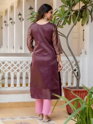 Women Embroidered Silk Blend Straight Kurta