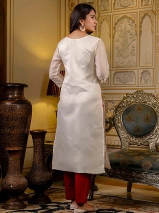 Women Embroidered Silk Blend Straight Kurta