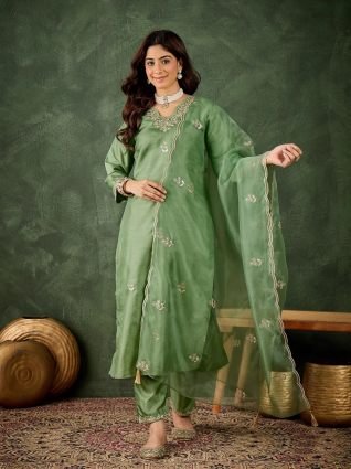 Women Kurta and Pant Dupatta Sets Silk Blend Fabrics with Embroidery
