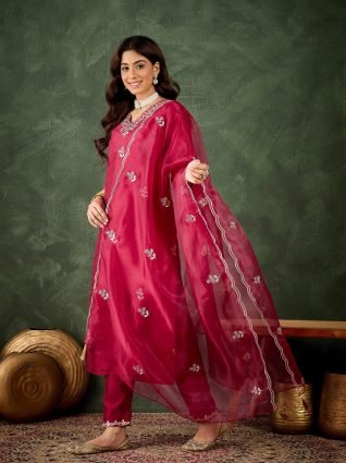 Women Kurta and Pant Dupatta Sets Silk Blend Fabrics with Embroidery