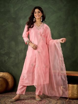 Women Kurta and Pant Dupatta Sets Silk Blend Fabrics with Embroidery