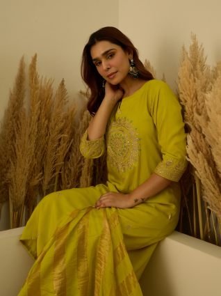 Women Kurta and Pant Dupatta Sets Chanderi Silk Fabrics with Embroidery