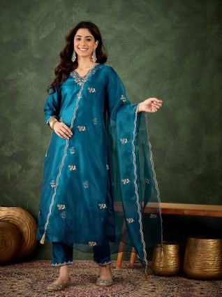 Women Kurta and Pant Dupatta Sets Silk Blend Fabrics with Embroidery