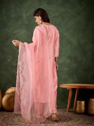 Women Kurta and Pant Dupatta Sets Silk Blend Fabrics with Embroidery