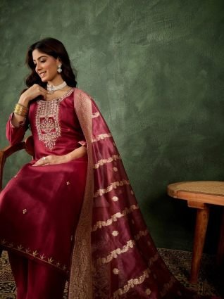 Women Kurta and Pant Dupatta Sets Viscose Rayon Fabrics with Embroidery Handwork