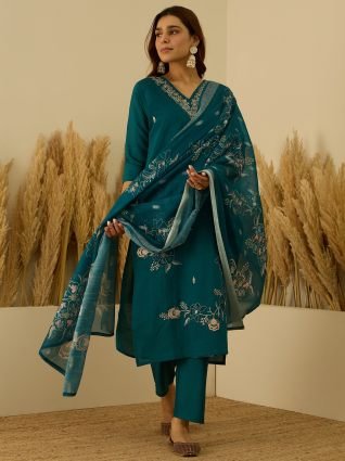Women Kurta and Pant Dupatta Sets Silk Fabrics with Embroidery