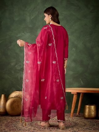 Women Kurta and Pant Dupatta Sets Silk Blend Fabrics with Embroidery