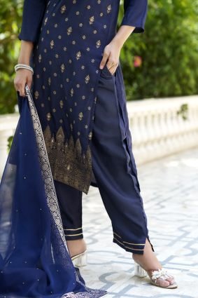 Women Kurta and Pant Sets Dupatta Viscose Rayon Silk Blend with Handwork
